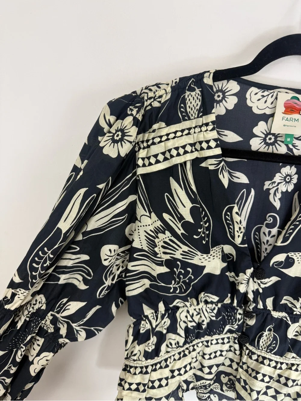 Farm Rio Long Sleeve Peplum Cropped Blouse Size M Macaw Print Boho Tropical